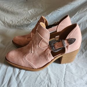 Qupid Tobin Bootie/Blush Pink---Gently Used